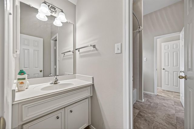 5911 Indian Hills Ln Lane, Sugar Land, TX 77479