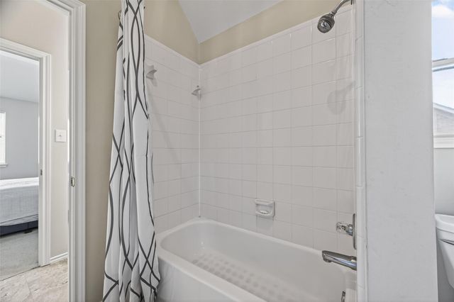 5911 Indian Hills Ln Lane, Sugar Land, TX 77479