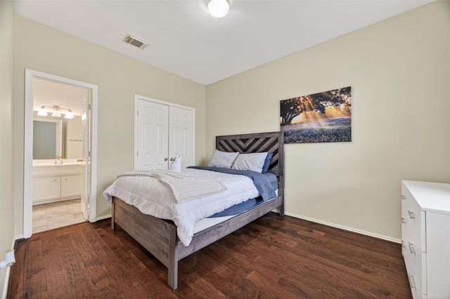 5911 Indian Hills Ln Lane, Sugar Land, TX 77479