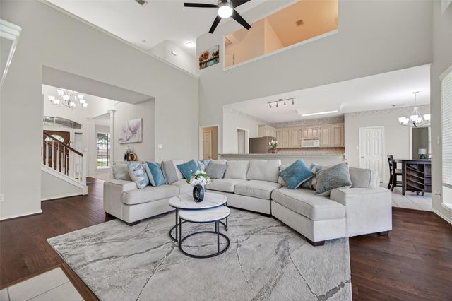 5911 Indian Hills Ln Lane, Sugar Land, TX 77479