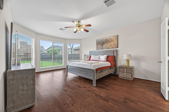 5911 Indian Hills Ln Lane, Sugar Land, TX 77479