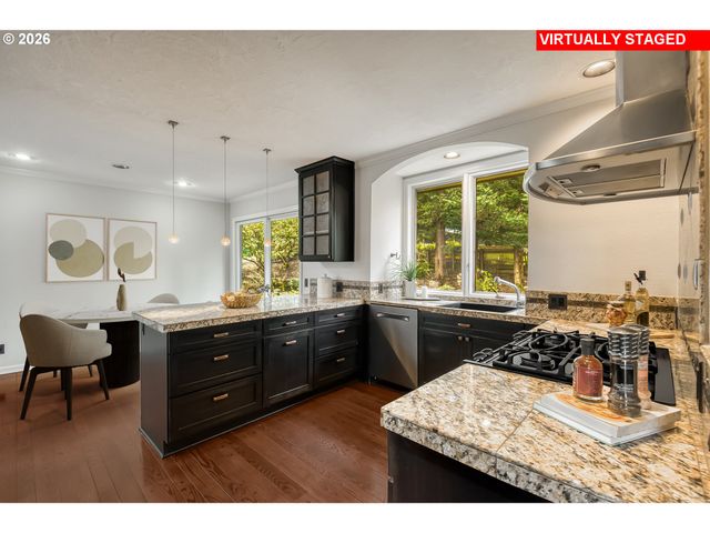 1610 LEE St, Lake Oswego, OR 97034