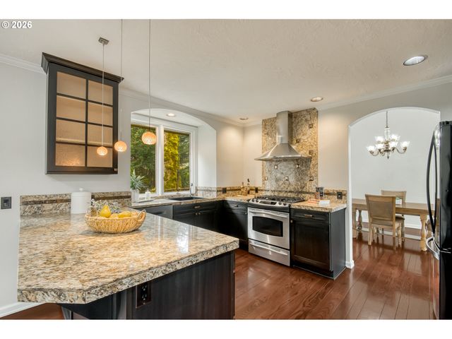 1610 LEE St, Lake Oswego, OR 97034