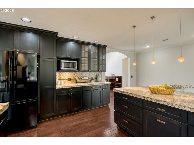 1610 LEE St, Lake Oswego, OR 97034