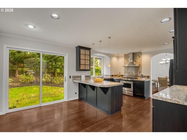 1610 LEE St, Lake Oswego, OR 97034