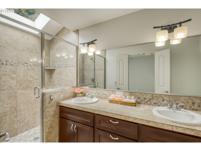 1610 LEE St, Lake Oswego, OR 97034