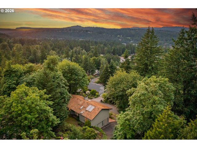 1610 LEE St, Lake Oswego, OR 97034