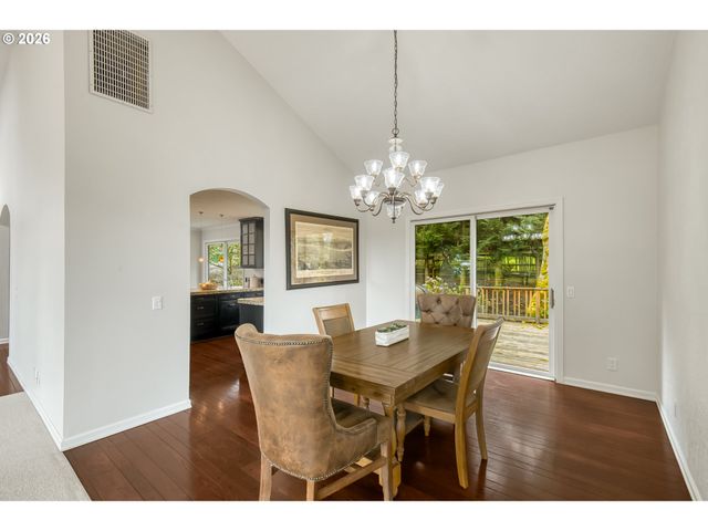 1610 LEE St, Lake Oswego, OR 97034