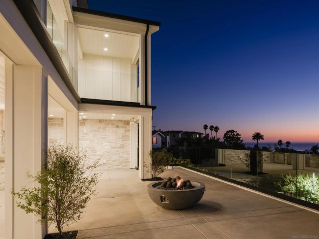 1185 Barcelona Dr, San Diego, CA 92107