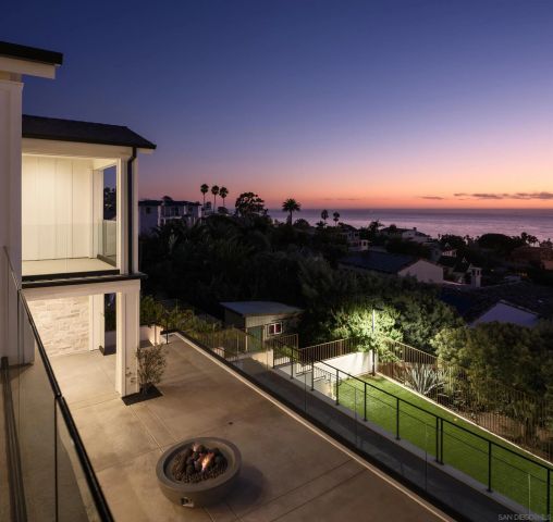 1185 Barcelona Dr, San Diego, CA 92107