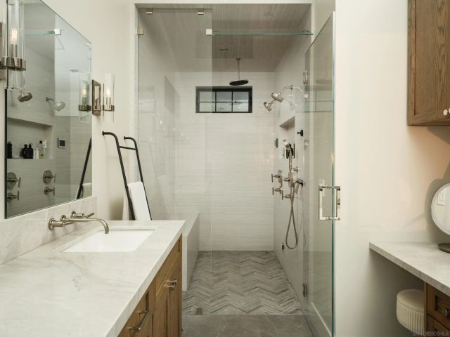 1185 Barcelona Dr, San Diego, CA 92107