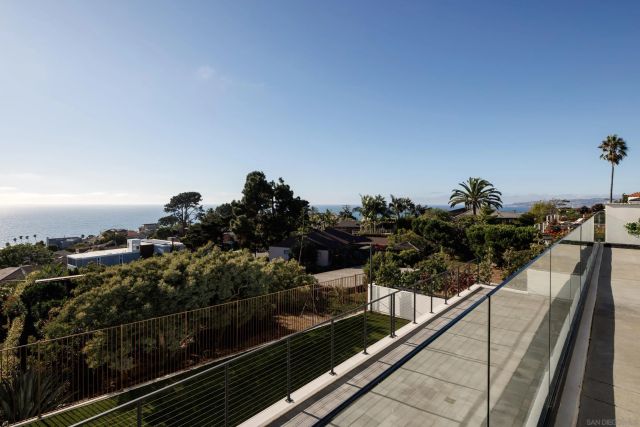 1185 Barcelona Dr, San Diego, CA 92107