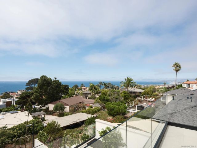 1185 Barcelona Dr, San Diego, CA 92107