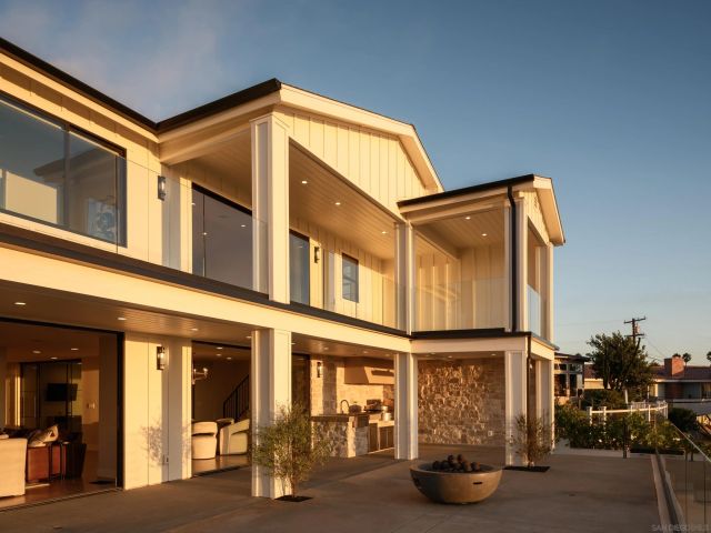 1185 Barcelona Dr, San Diego, CA 92107