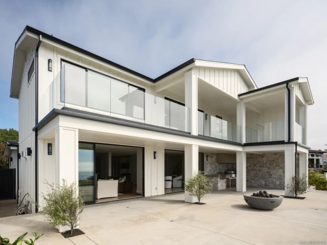 1185 Barcelona Dr, San Diego, CA 92107