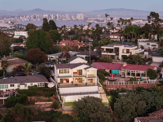 1185 Barcelona Dr, San Diego, CA 92107