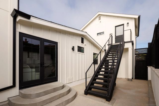 1185 Barcelona Dr, San Diego, CA 92107