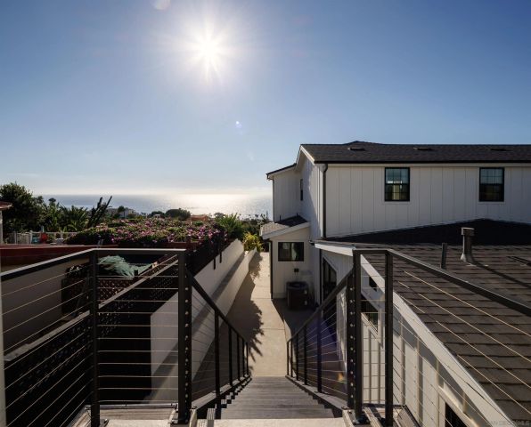 1185 Barcelona Dr, San Diego, CA 92107