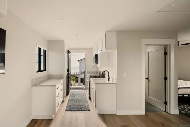 1185 Barcelona Dr, San Diego, CA 92107