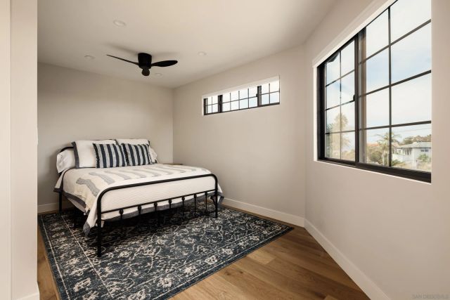 1185 Barcelona Dr, San Diego, CA 92107