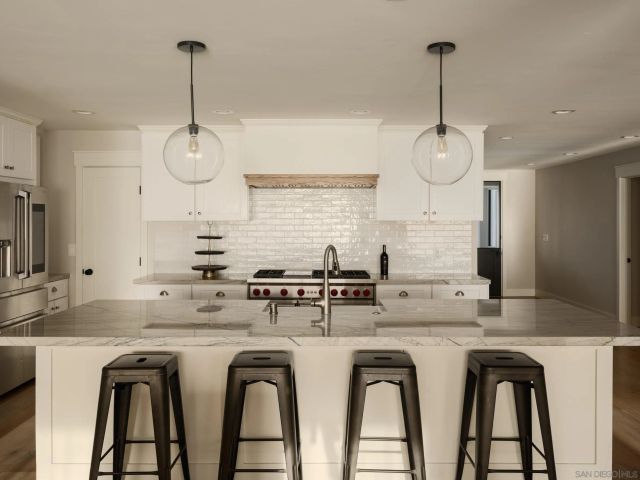 1185 Barcelona Dr, San Diego, CA 92107