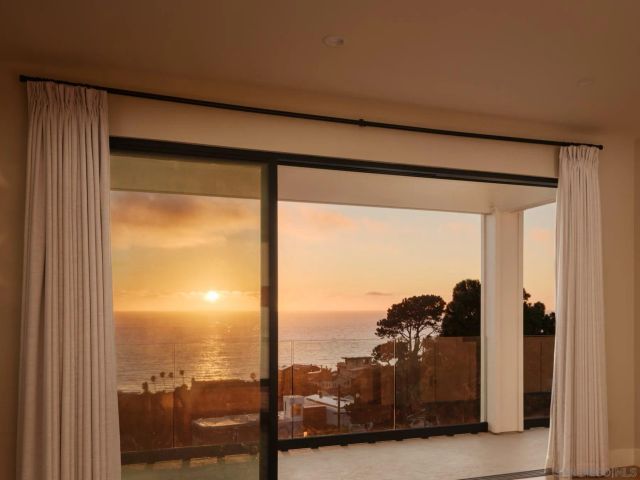 1185 Barcelona Dr, San Diego, CA 92107