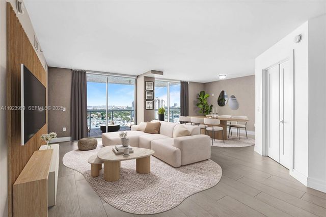 10 Venetian Way 1903, Miami Beach, FL 33139