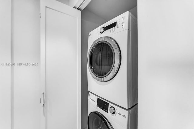 10 Venetian Way 1903, Miami Beach, FL 33139