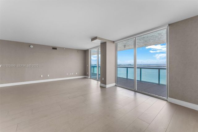 10 Venetian Way 1903, Miami Beach, FL 33139