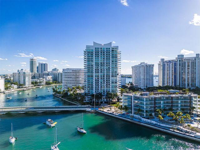 10 Venetian Way 1903, Miami Beach, FL 33139