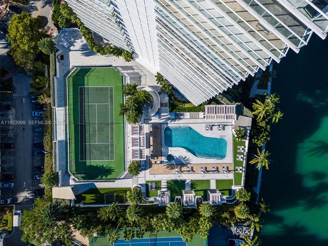 10 Venetian Way 1903, Miami Beach, FL 33139