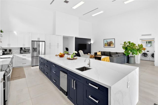 365 SW 31st Rd, Miami, FL 33129