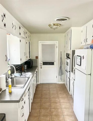 1403 Village Drive, College Station, TX 77840
