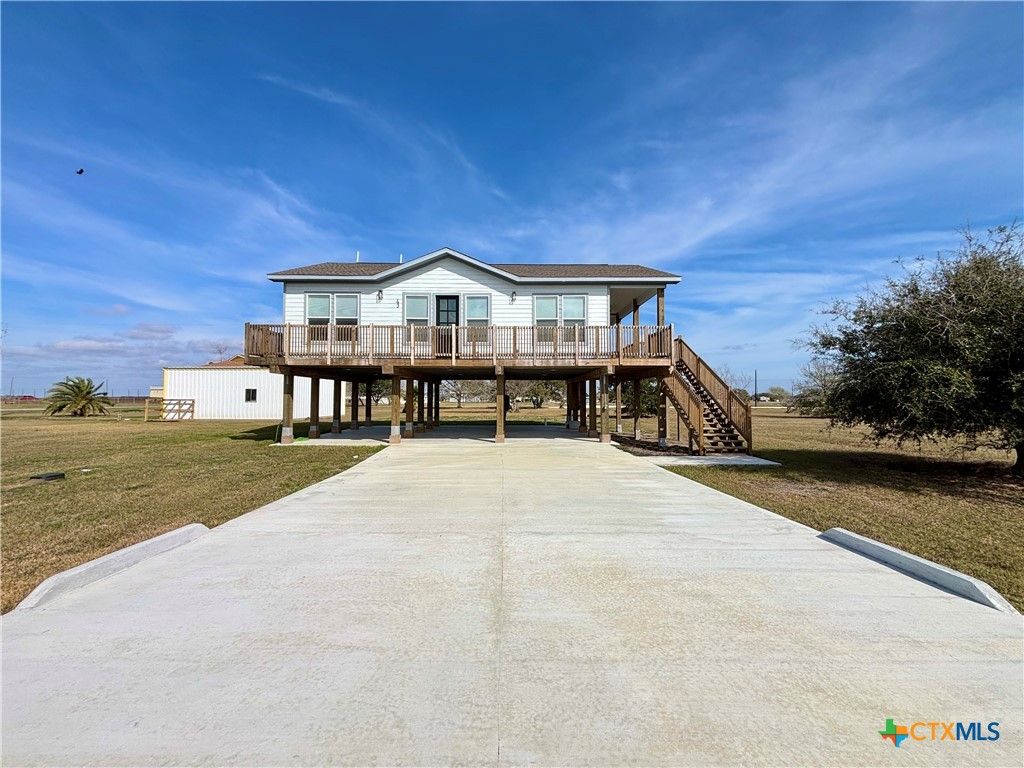 43 Buckskin Drive, Palacios, TX 77465