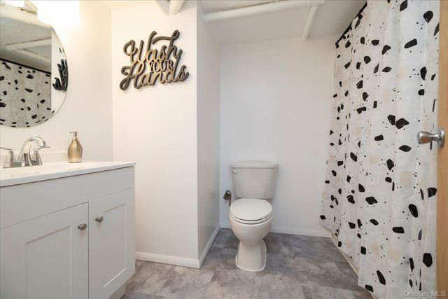 33 Lukens Avenue, Brentwood, NY 11717