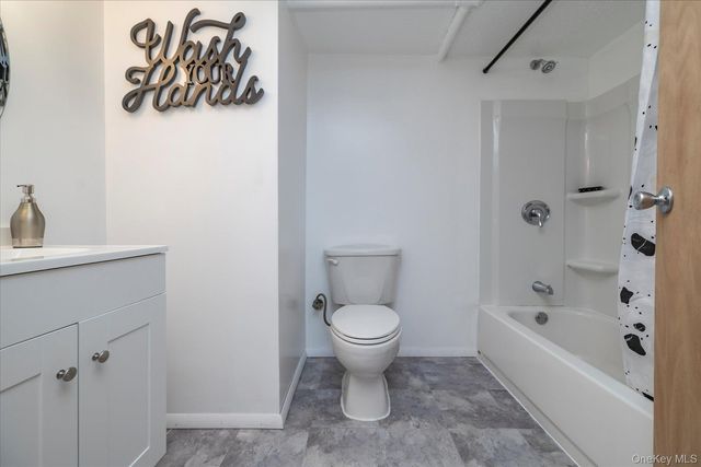 33 Lukens Avenue, Brentwood, NY 11717