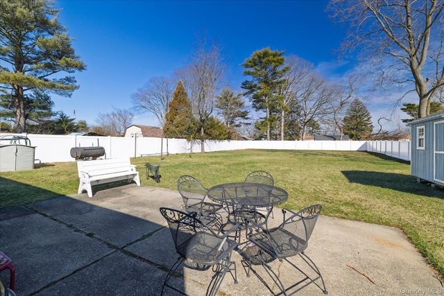 33 Lukens Avenue, Brentwood, NY 11717