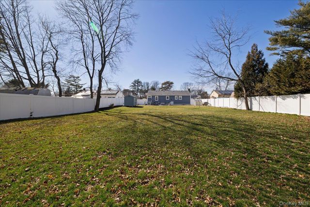 33 Lukens Avenue, Brentwood, NY 11717