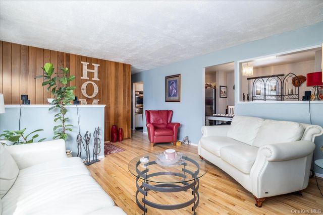 33 Lukens Avenue, Brentwood, NY 11717