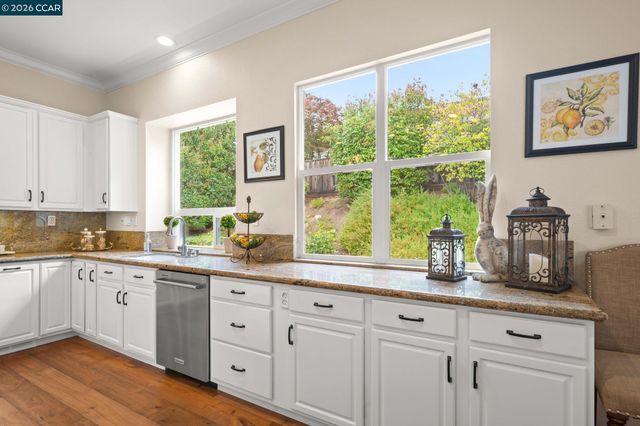 110 Forest Hill Dr, Clayton, CA 94517