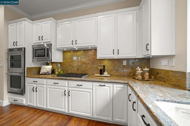 110 Forest Hill Dr, Clayton, CA 94517