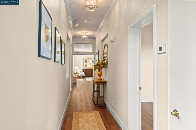 110 Forest Hill Dr, Clayton, CA 94517