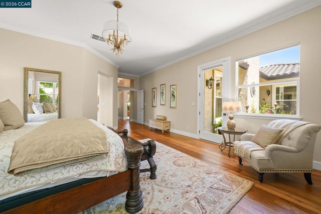110 Forest Hill Dr, Clayton, CA 94517