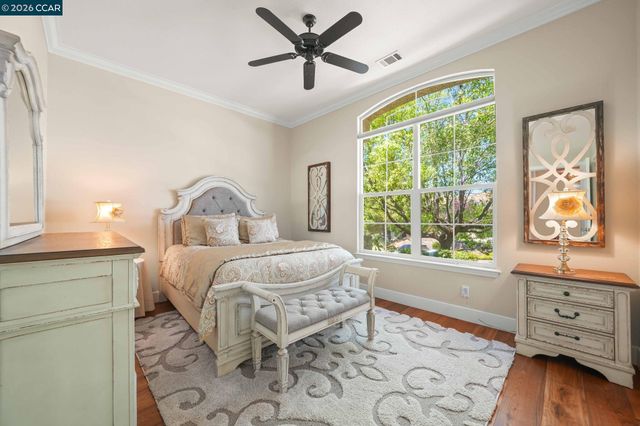 110 Forest Hill Dr, Clayton, CA 94517