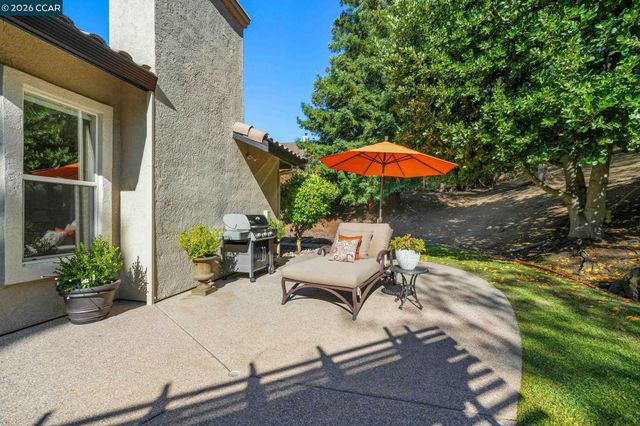 110 Forest Hill Dr, Clayton, CA 94517