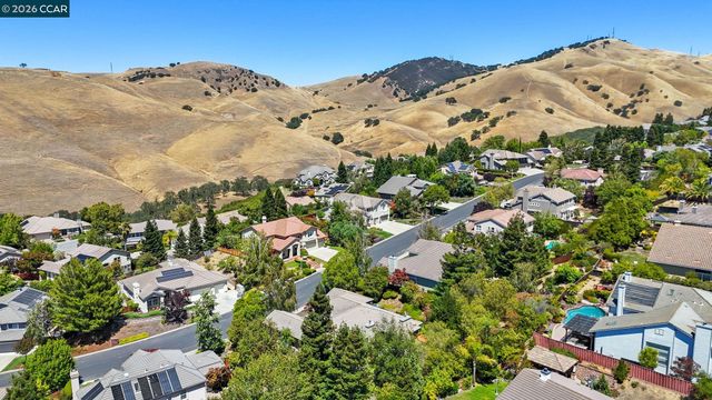 110 Forest Hill Dr, Clayton, CA 94517