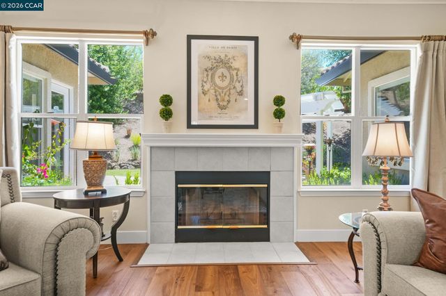 110 Forest Hill Dr, Clayton, CA 94517