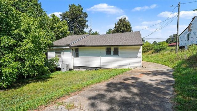 2224 Greensboro Street Extension, Lexington, NC 27295