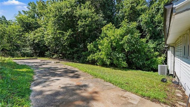 2224 Greensboro Street Extension, Lexington, NC 27295