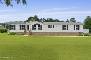 19561 Lennis Cuevas Road, Saucier, MS 39574